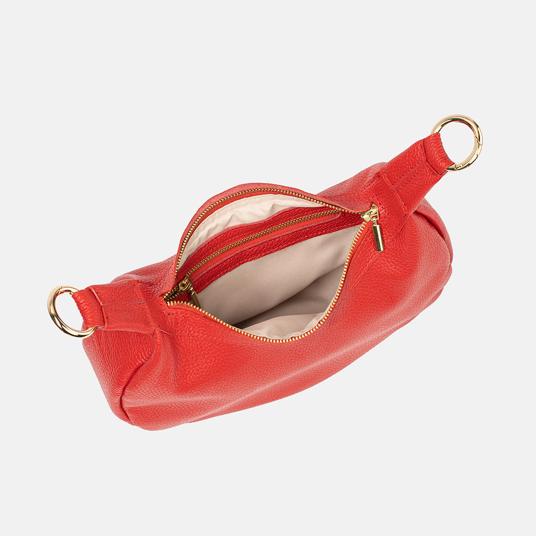 Wnętrze czerwonej torebki Hedera z wodoodporną podszewką i wewnętrzną kieszenią