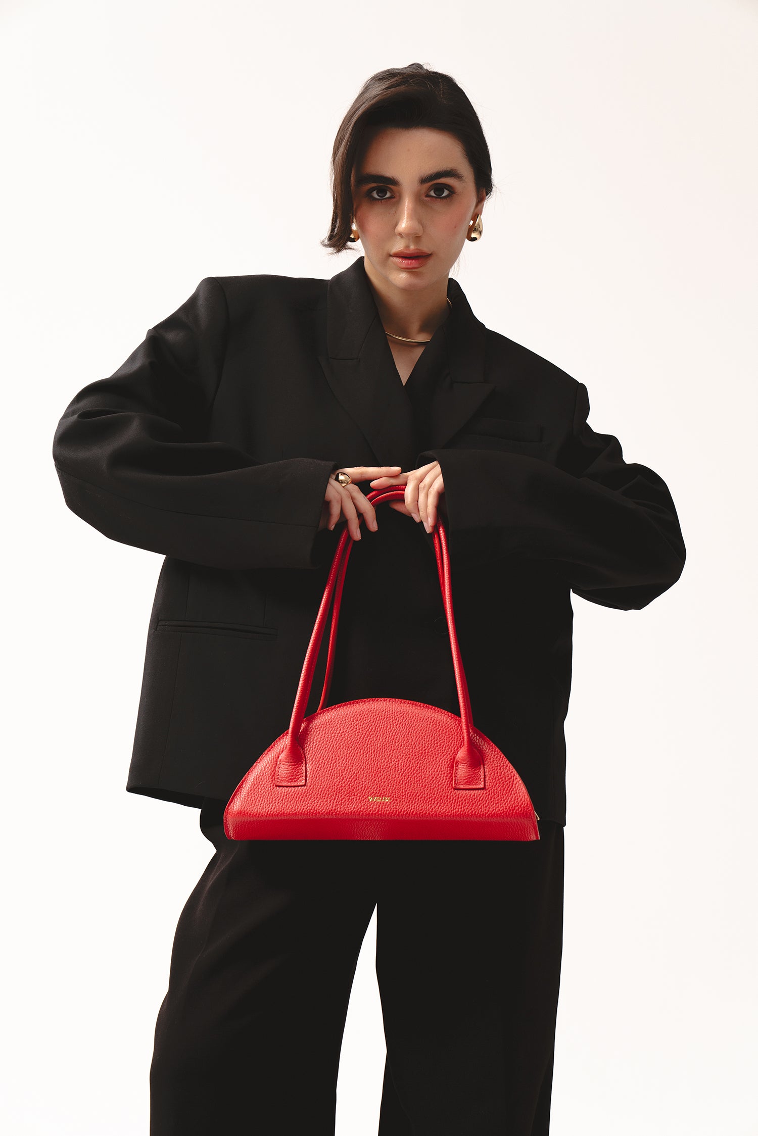 torebka damska skórzana bagietka półokrągła czerwona – red leather crescent shoulder bag with long handles